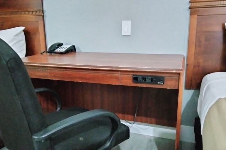 Room 27 of 36