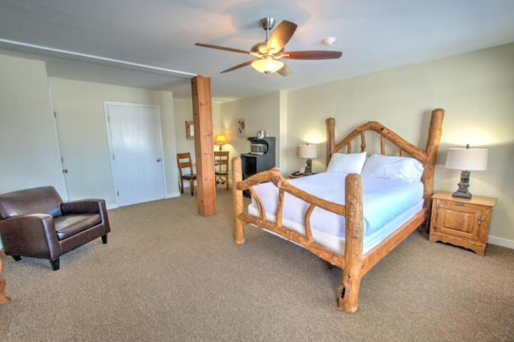 East Shore Lodging