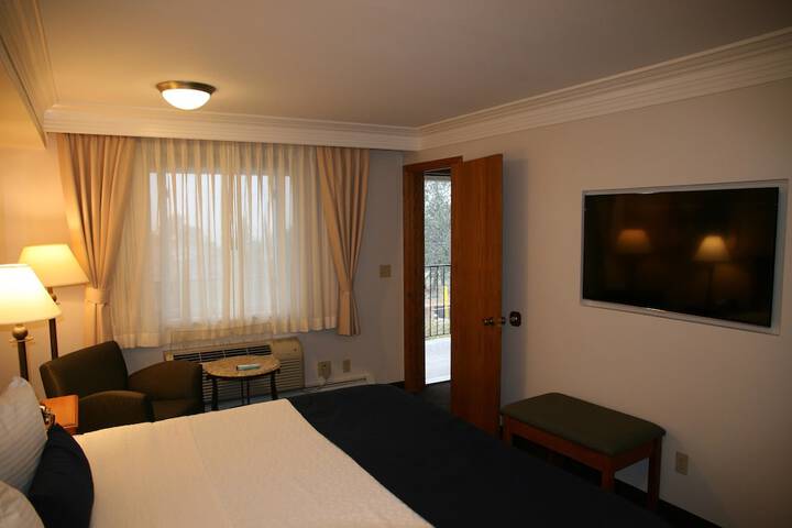 Room 35 of 62