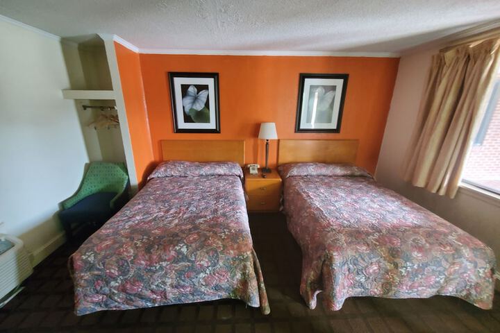 Room 17 of 22