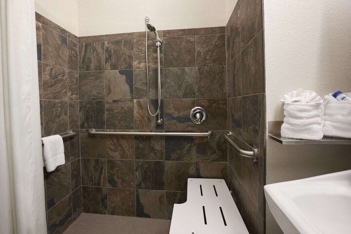 Room 5 of 13