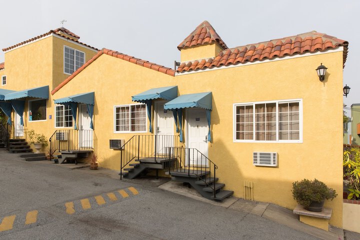 Alpine Inn & Suites