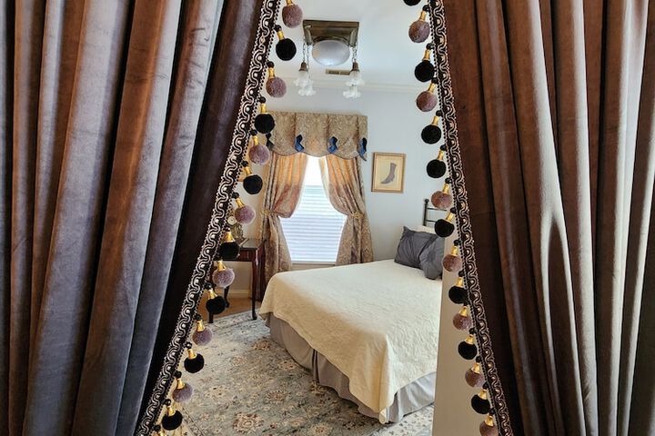 Room 32 of 62