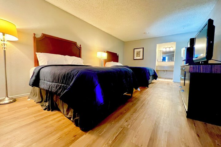 Room 8 of 25