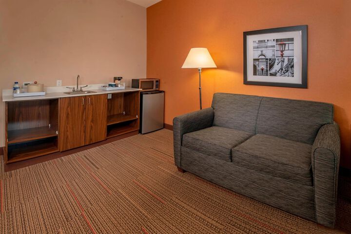 Room 17 of 41