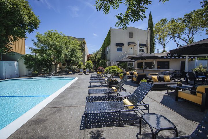Pool 6 of 30