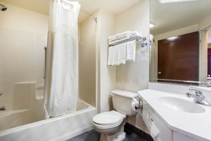 Room 16 of 25