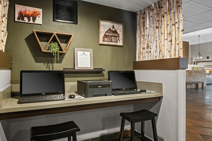 Business Center 55 of 55