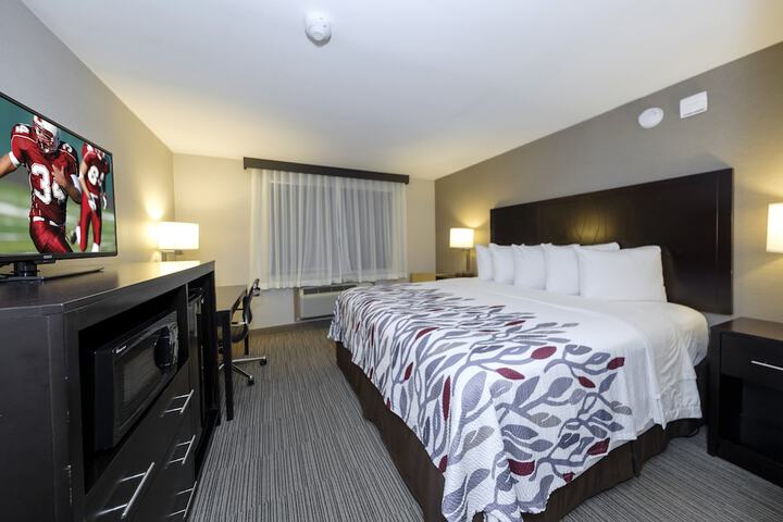 Room 33 of 51