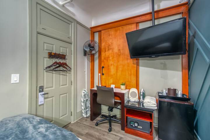 Room 66 of 115