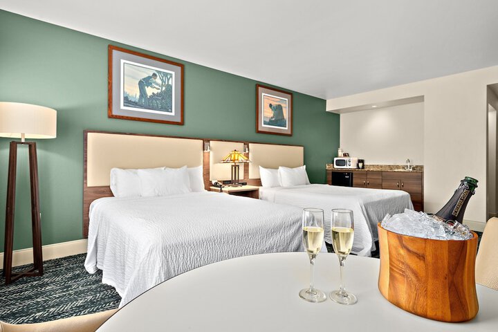 Room 33 of 82