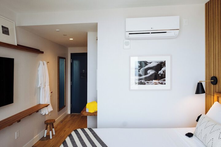 Room 18 of 48