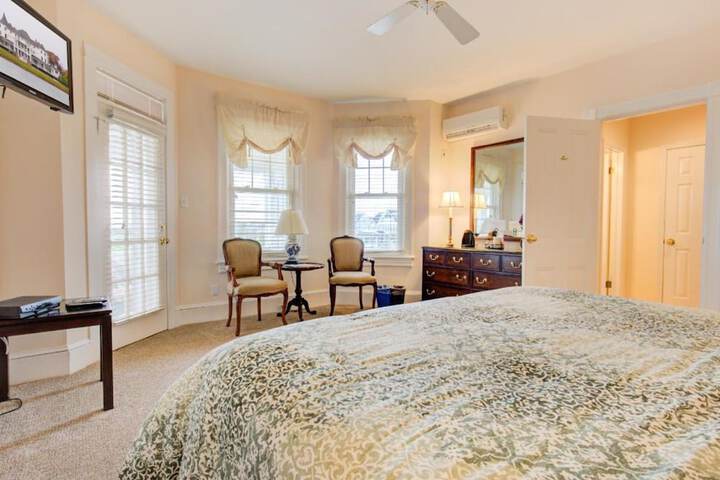 Room 57 of 191