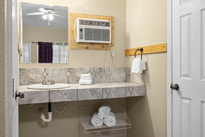 Room 20 of 65