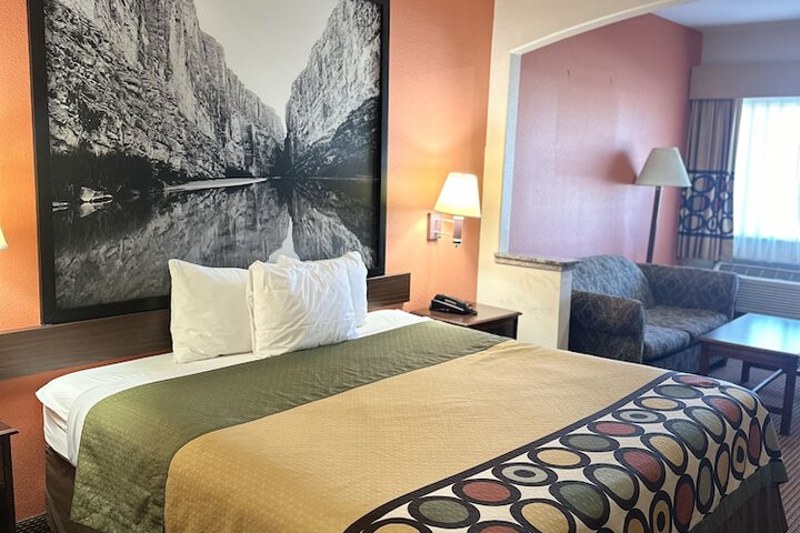 Room 9 of 13