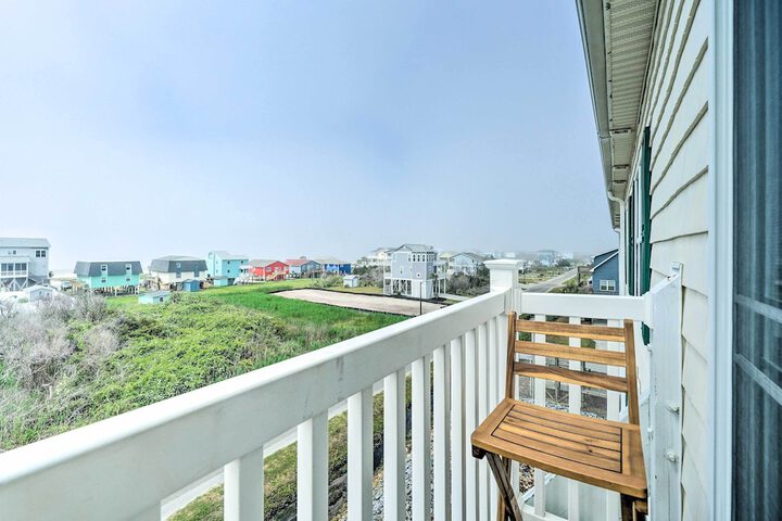 Ocean-view Oak Island Condo 1 Block to Beach!