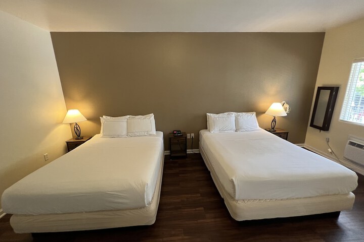 Room 73 of 173