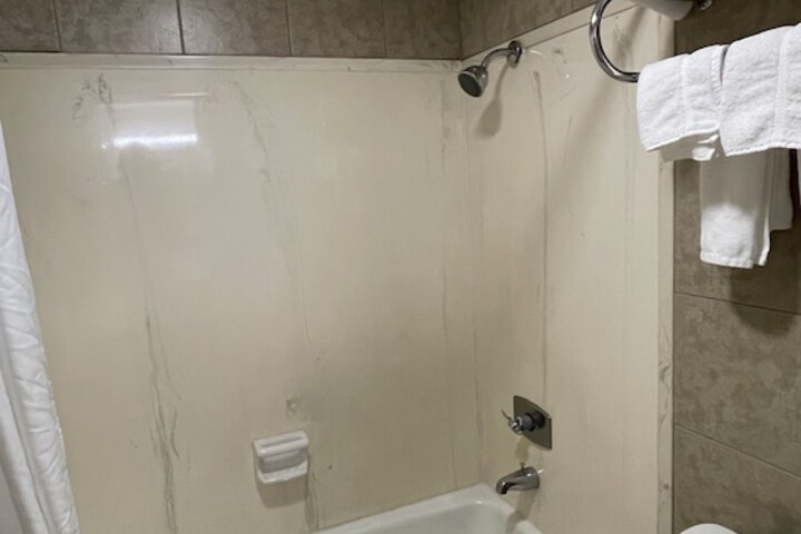 Room 64 of 79