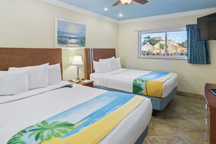 Bay Palms Waterfront Resort - Hotel and Marina