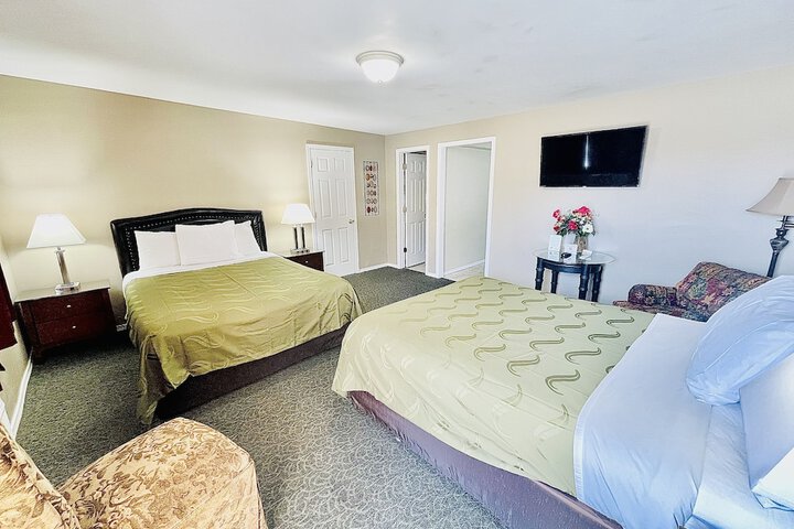 Room 25 of 40