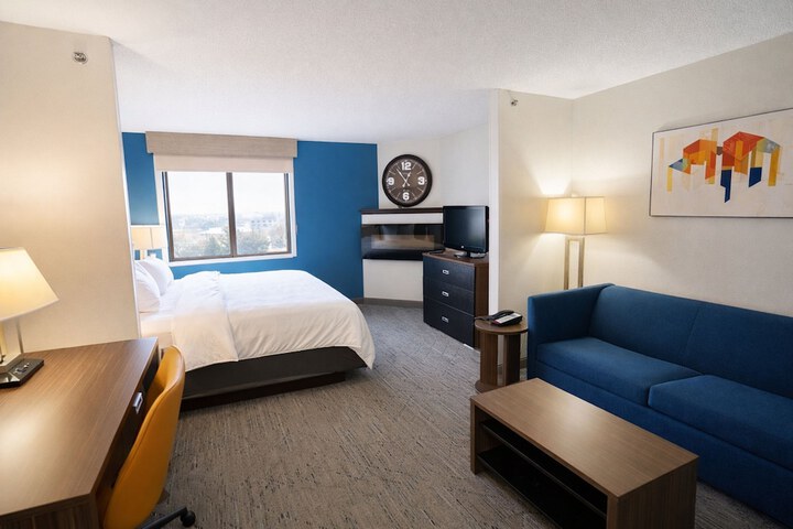 Holiday Inn Express Hotel & Suites St. Paul-Woodbury by IHG