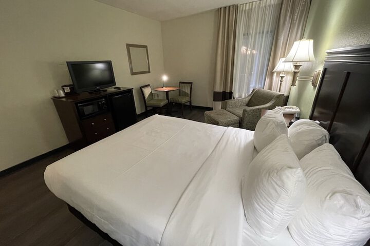 Room 80 of 141