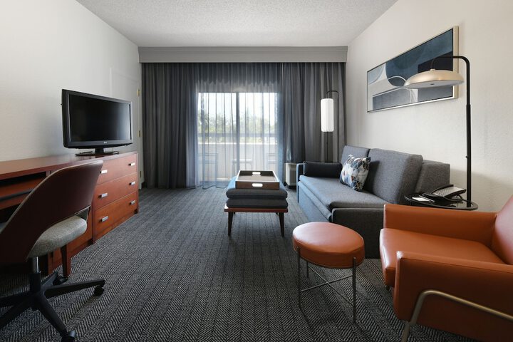 Room 16 of 33