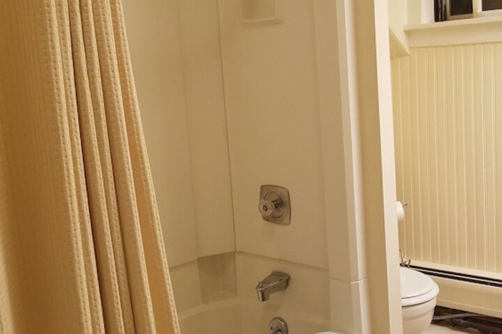 Room 21 of 43