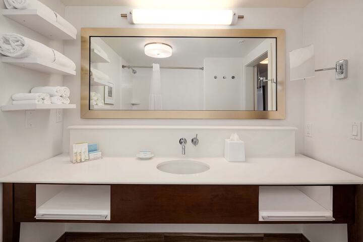 Room 16 of 47