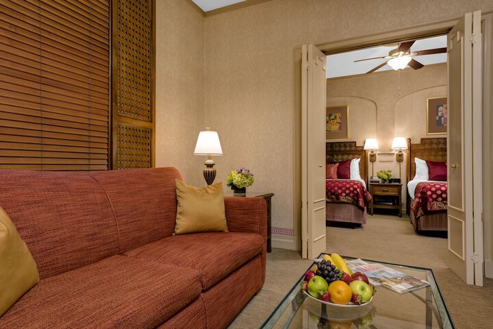 Room 17 of 39
