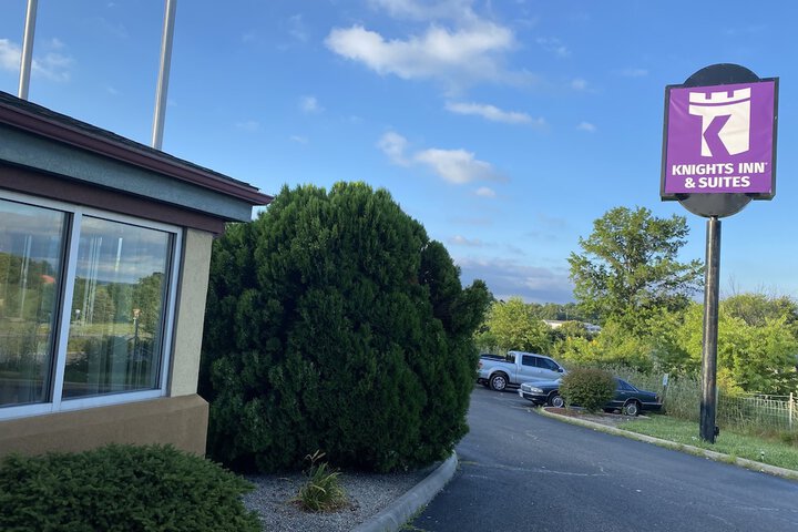 Knights Inn & Suites Dublin