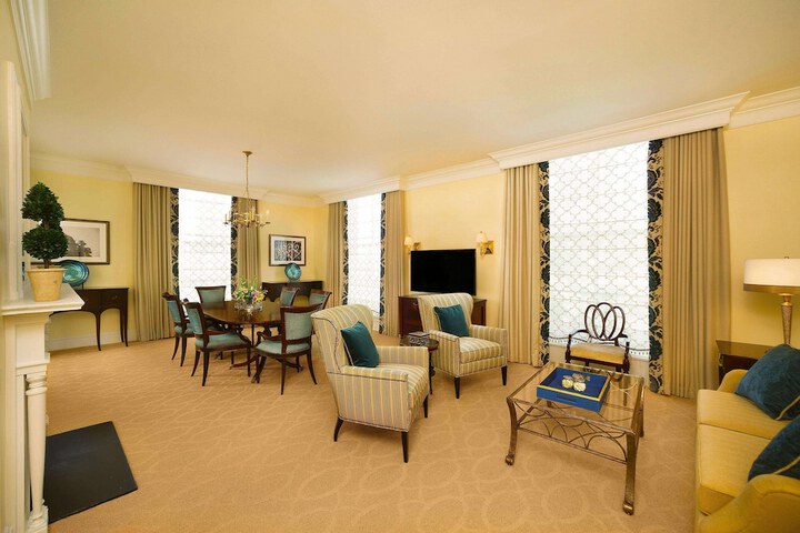 Room 16 of 44