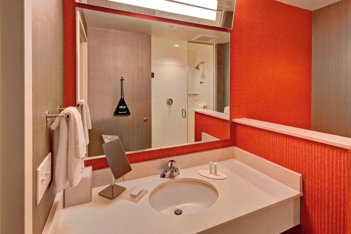 Room 23 of 46
