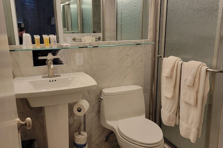 Room 80 of 104