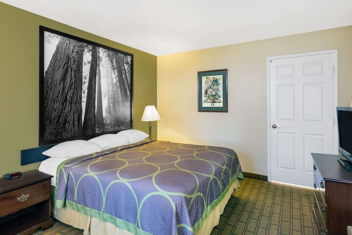 Room 19 of 33