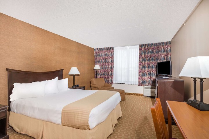 Ramada by Wyndham Watertown / Thousand Islands NY