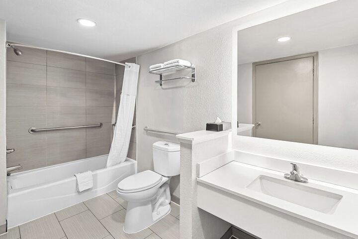 Days Inn by Wyndham Chesapeake