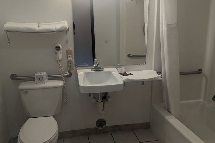 Room 13 of 47