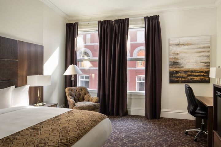 Room 15 of 19