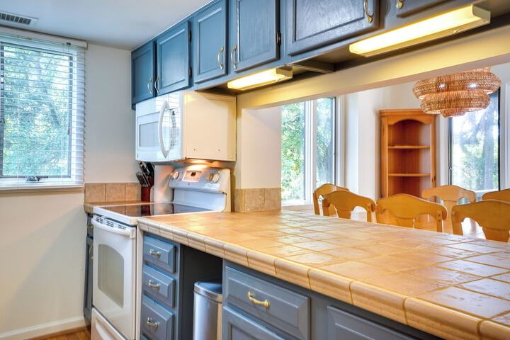 Kiawah Island Vacation Rental: Walk to Beach!