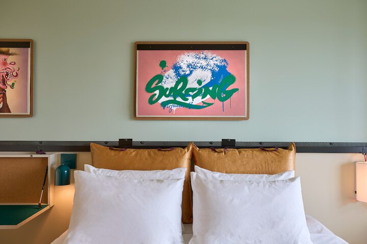 Room 16 of 35