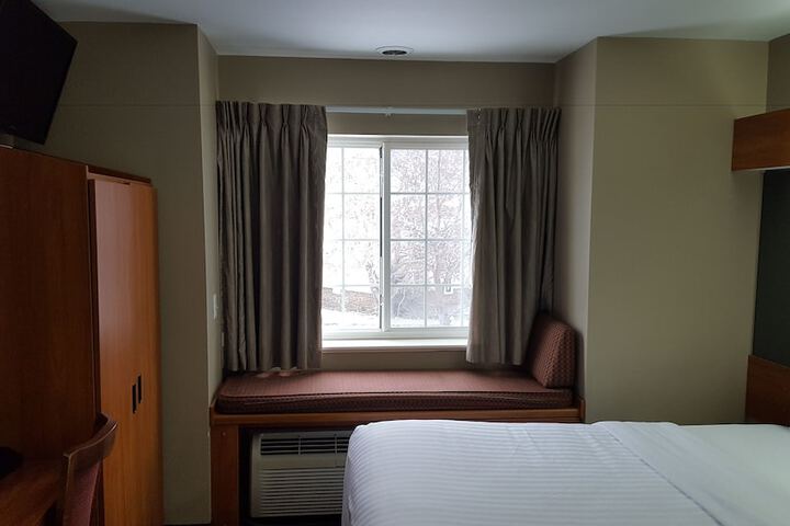 Room 25 of 41