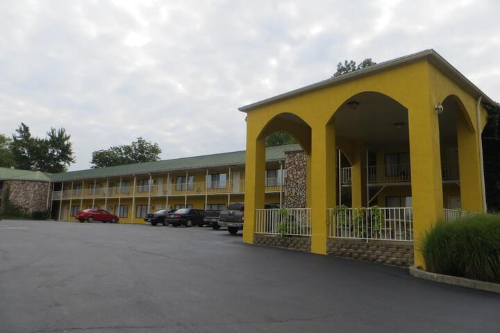 Hotel 4 of 60