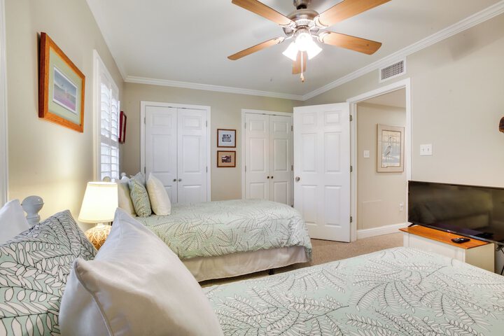 Old Town Bay St. Louis Townhome: Walk to Beach