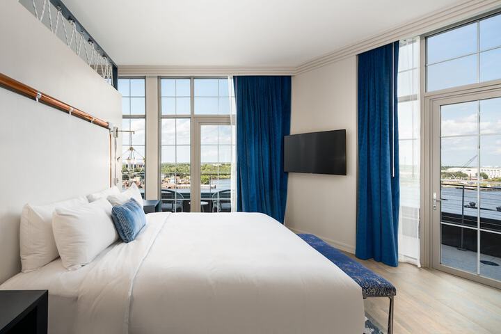 Room 95 of 172