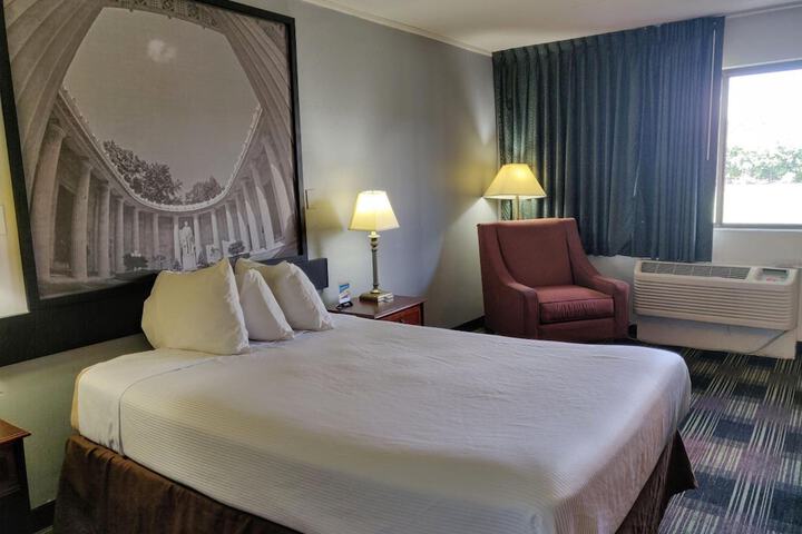 Sprucewood Inn