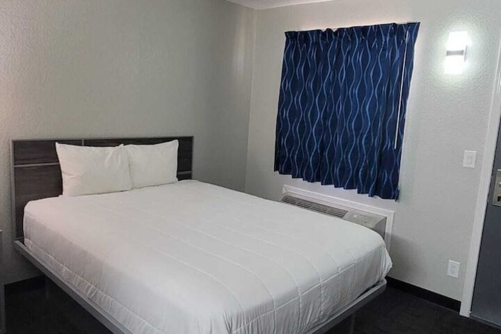 Room 27 of 30