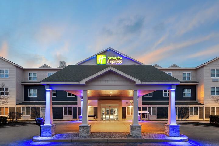 Holiday Inn Express Hotel & Suites Freeport by IHG