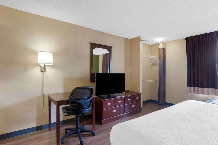 Extended Stay America Suites Edison Raritan Center