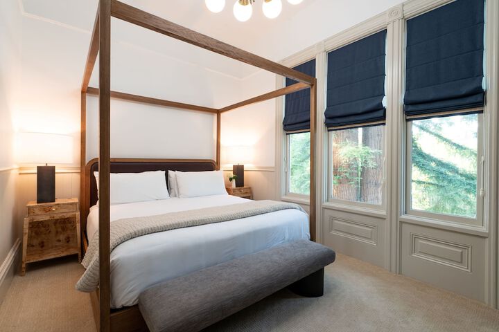 Room 27 of 52